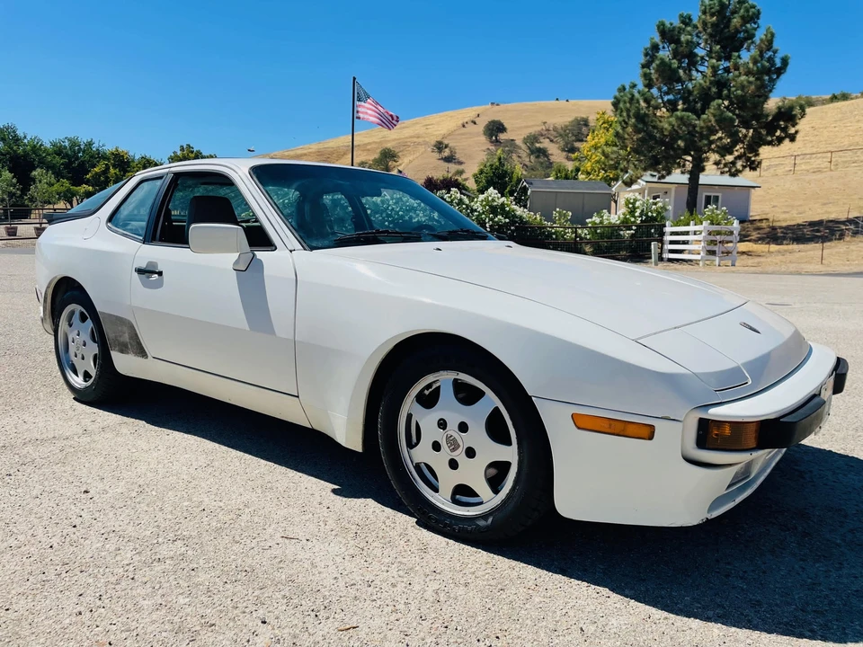 1987 Porsche 944 - Image 8 of 31
