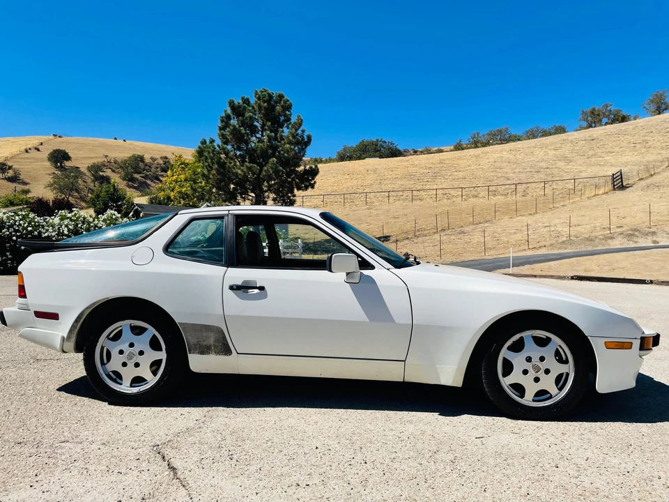 1987 Porsche 944 - Image 10 of 31