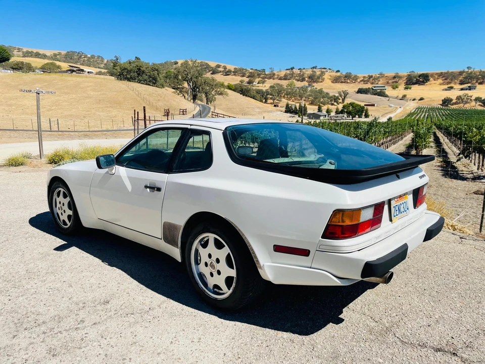 1987 Porsche 944 - Image 24 of 31