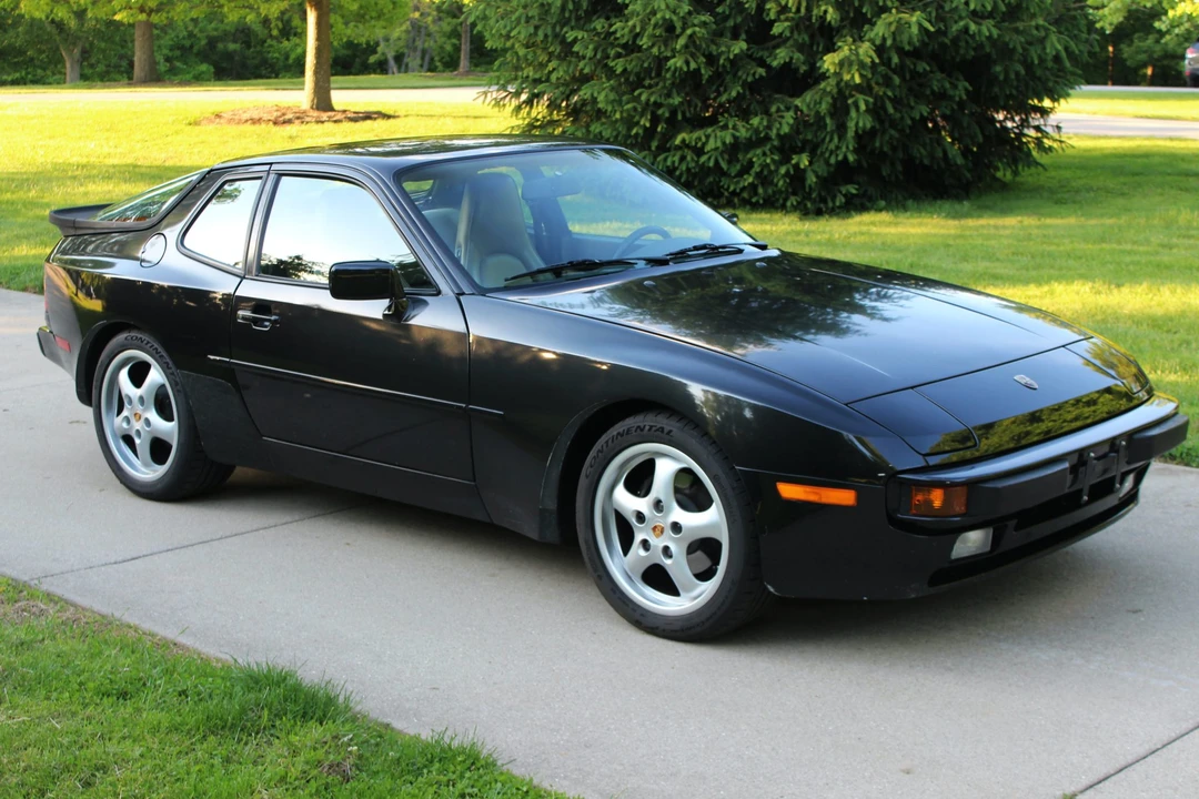 1987 Porsche 944 - Image 10 of 31