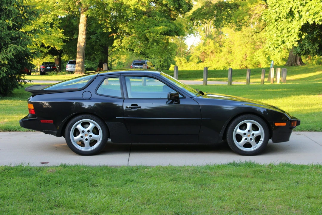 1987 Porsche 944 - Image 12 of 31