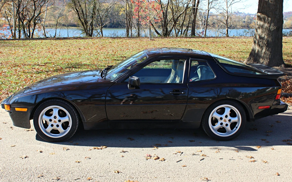 1987 Porsche 944 - Image 28 of 31