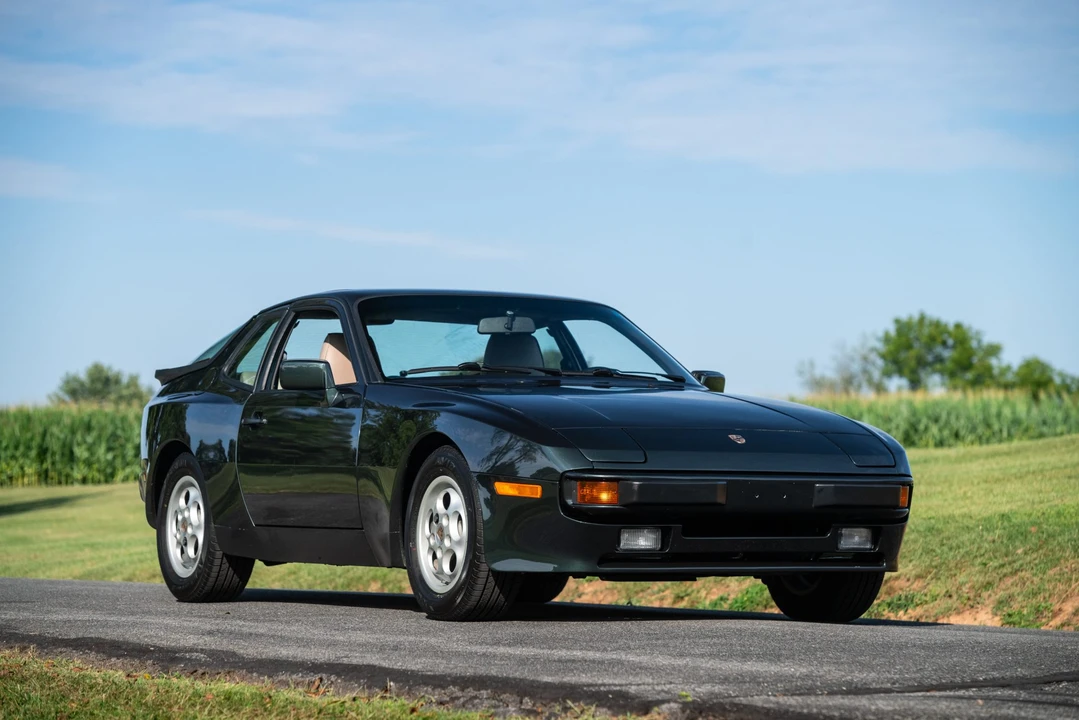 1987 Porsche 944 - Image 25 of 31