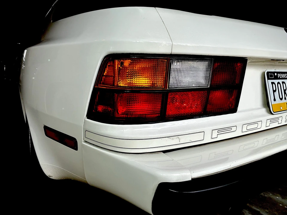1987 Porsche 944 - Image 27 of 31