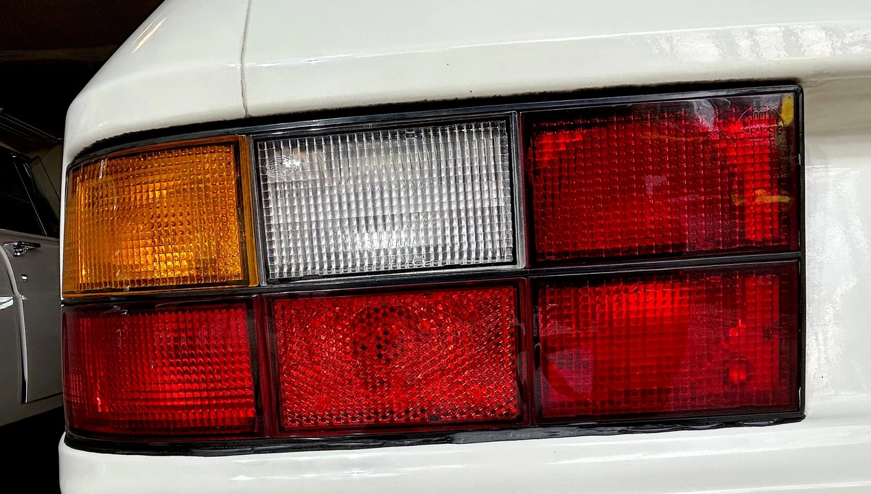 1987 Porsche 944 - Image 28 of 31