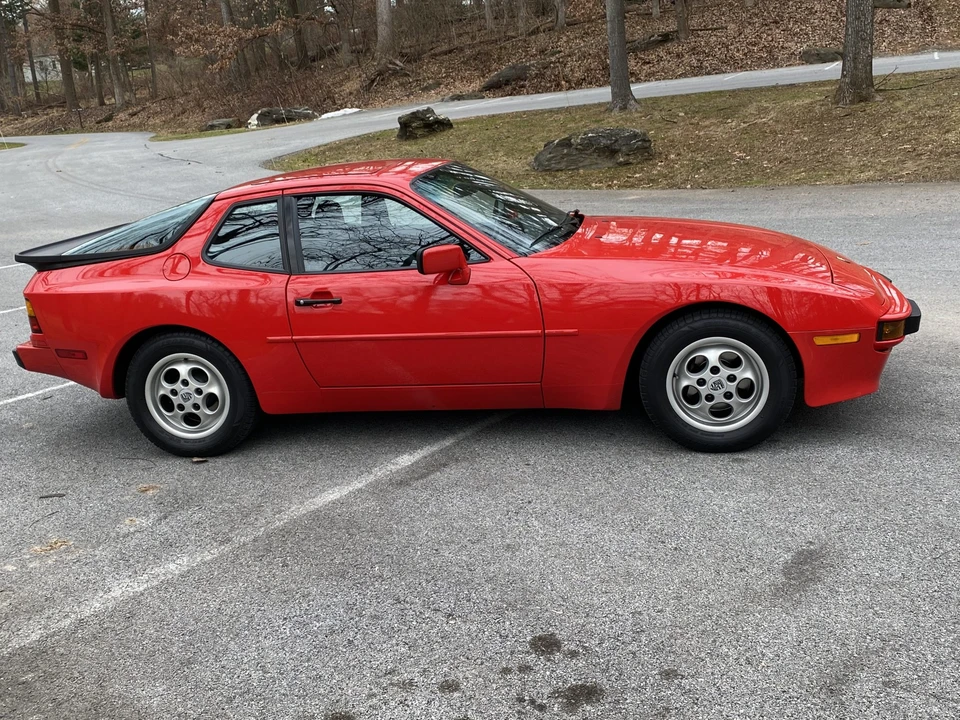 1987 Porsche 944 - Image 25 of 31