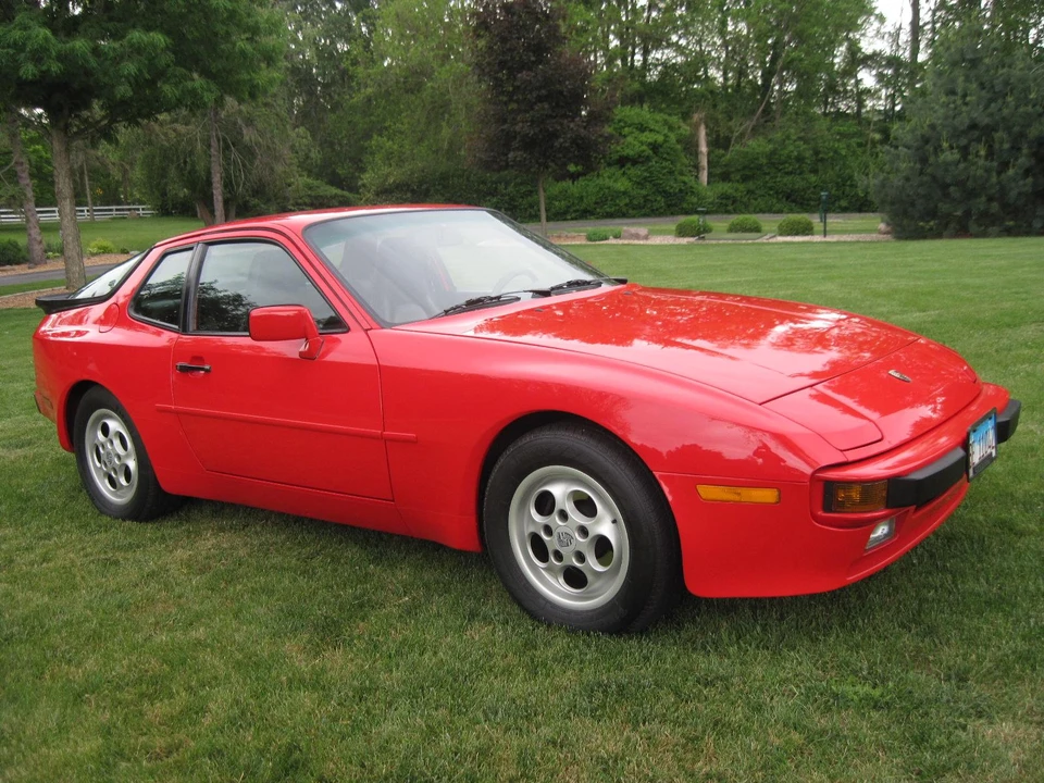 1987 Porsche 944 - Image 10 of 31