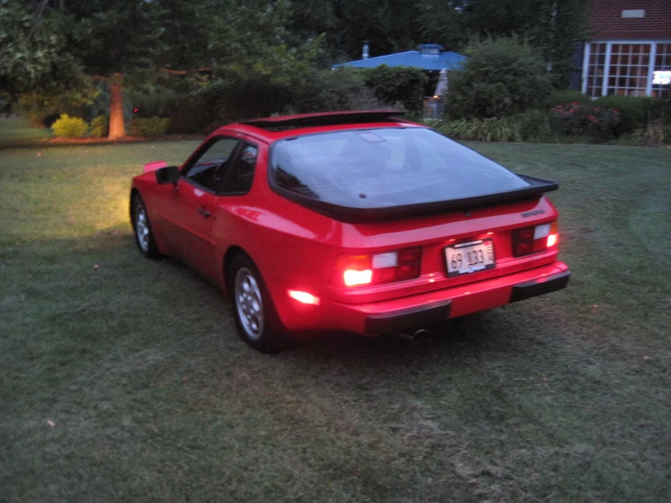 1987 Porsche 944 - Image 27 of 31