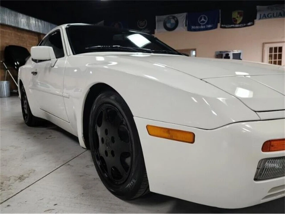 1987 Porsche 944 - Image 5 of 30