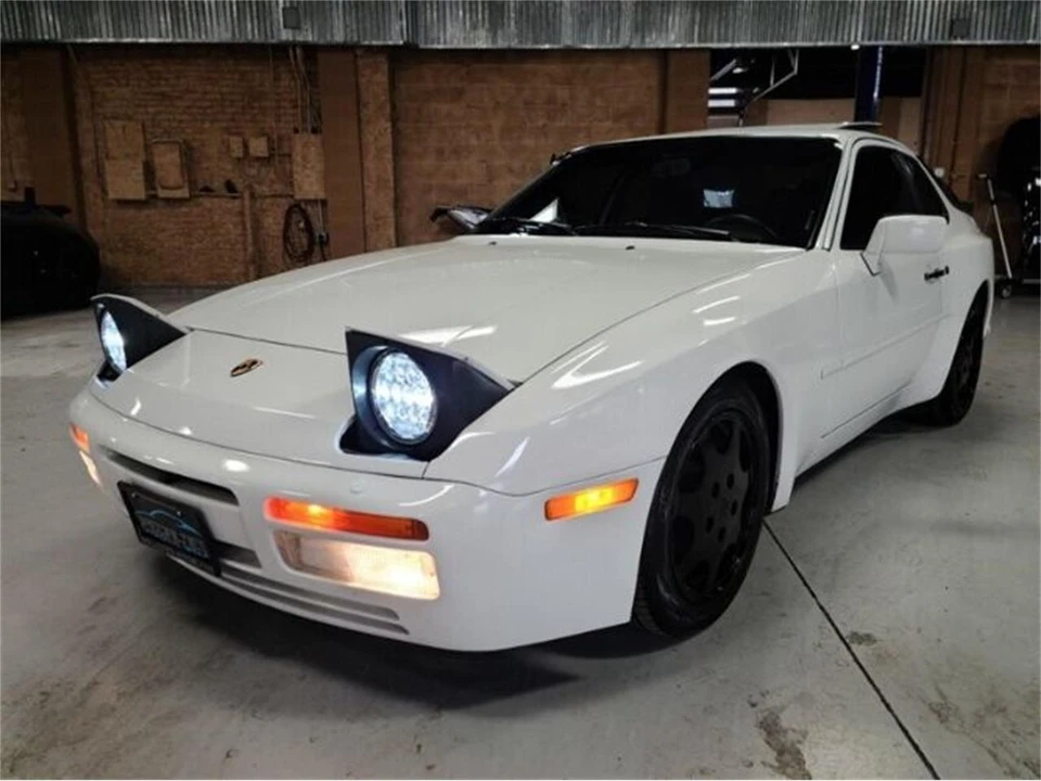 1987 Porsche 944 - Image 19 of 30