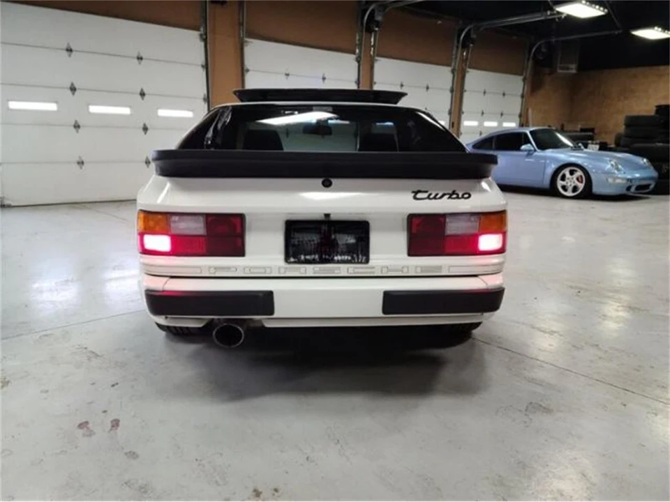 1987 Porsche 944 - Image 22 of 30