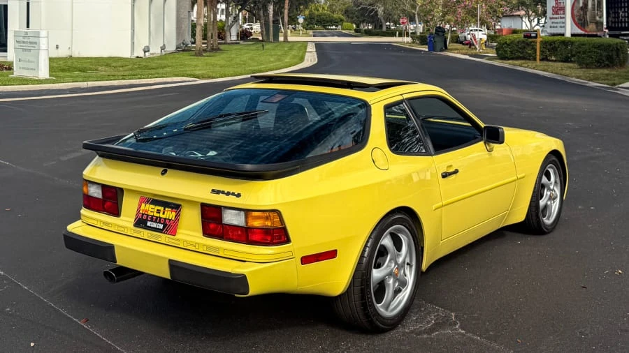 1987 Porsche 944 - Image 3 of 15