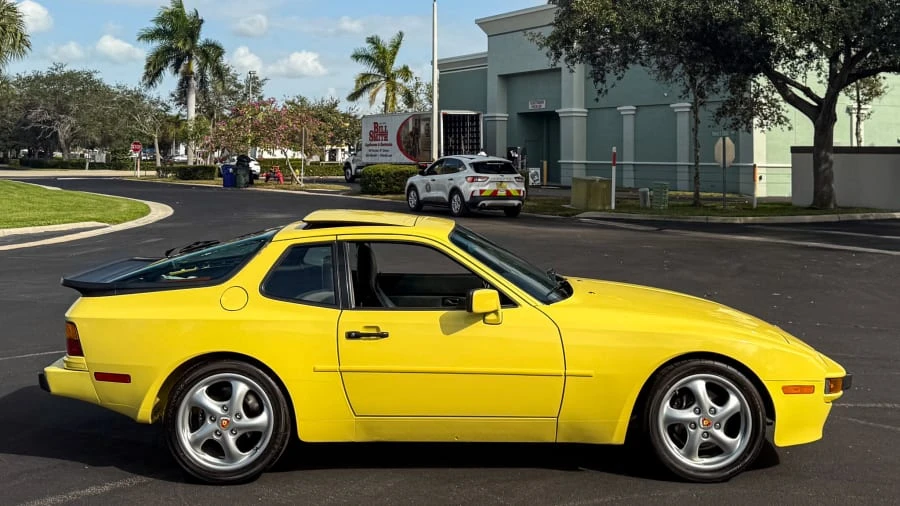 1987 Porsche 944 - Image 8 of 15