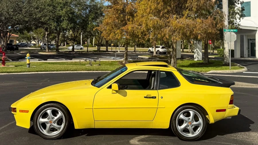 1987 Porsche 944 - Image 2 of 15