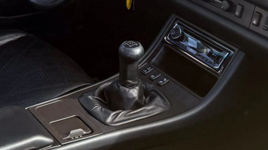 1987 Porsche 944 - Image 14 of 15