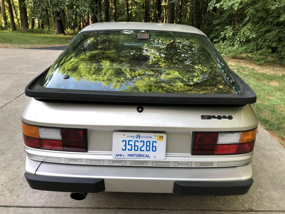 1987 Porsche 944 - Image 23 of 31