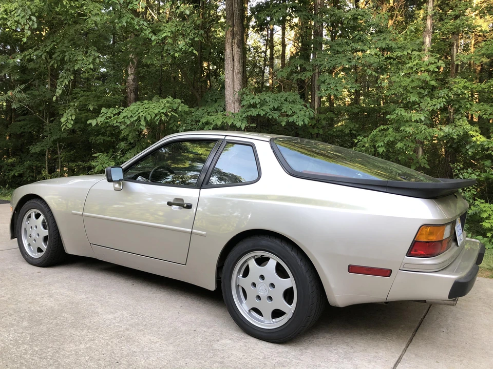 1987 Porsche 944 - Image 17 of 31