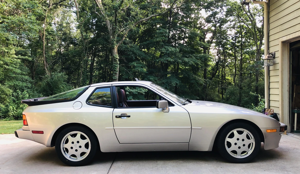 1987 Porsche 944 - Image 29 of 31