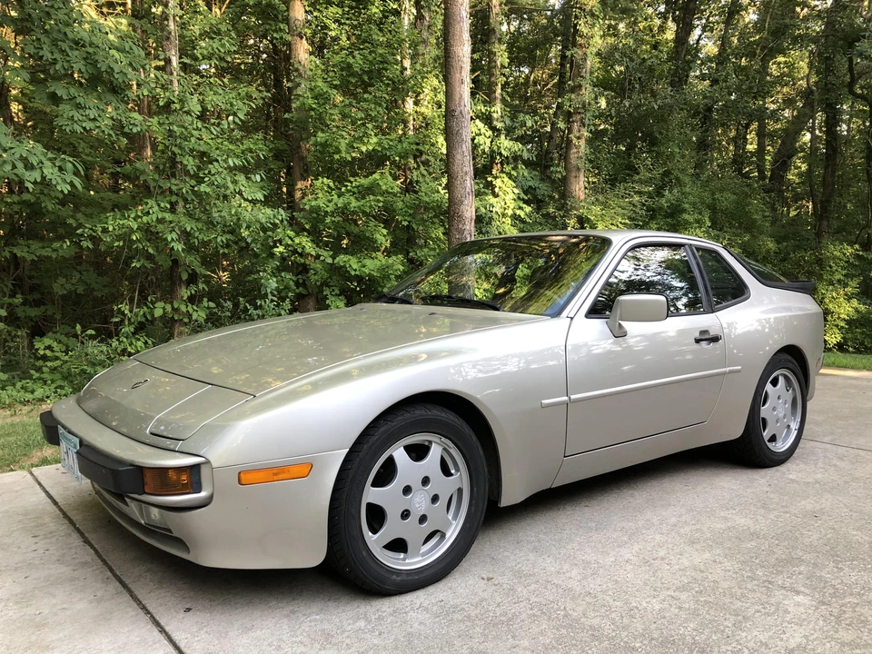 1987 Porsche 944 - Image 13 of 31