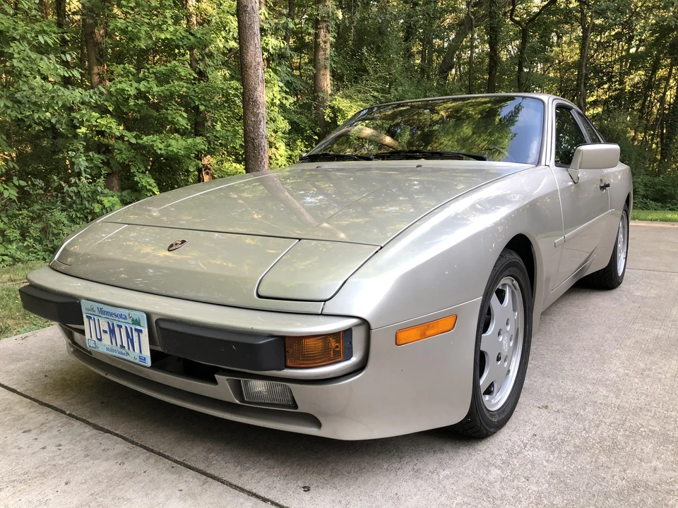 1987 Porsche 944 - Image 11 of 31