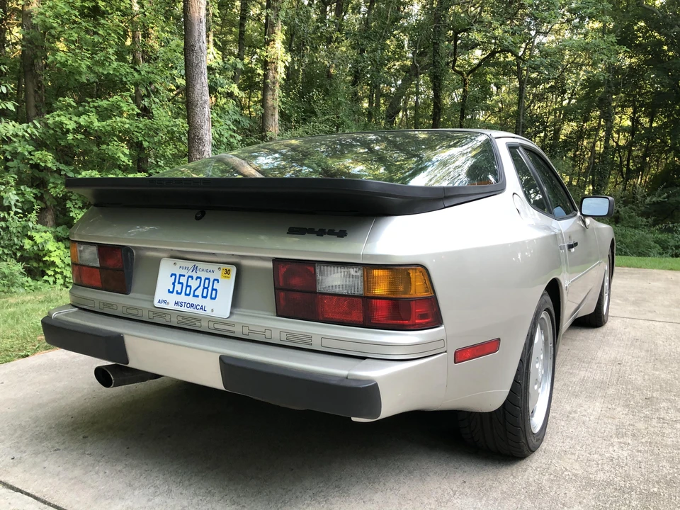 1987 Porsche 944 - Image 26 of 31