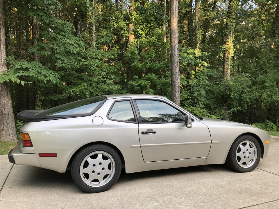 1987 Porsche 944 - Image 27 of 31