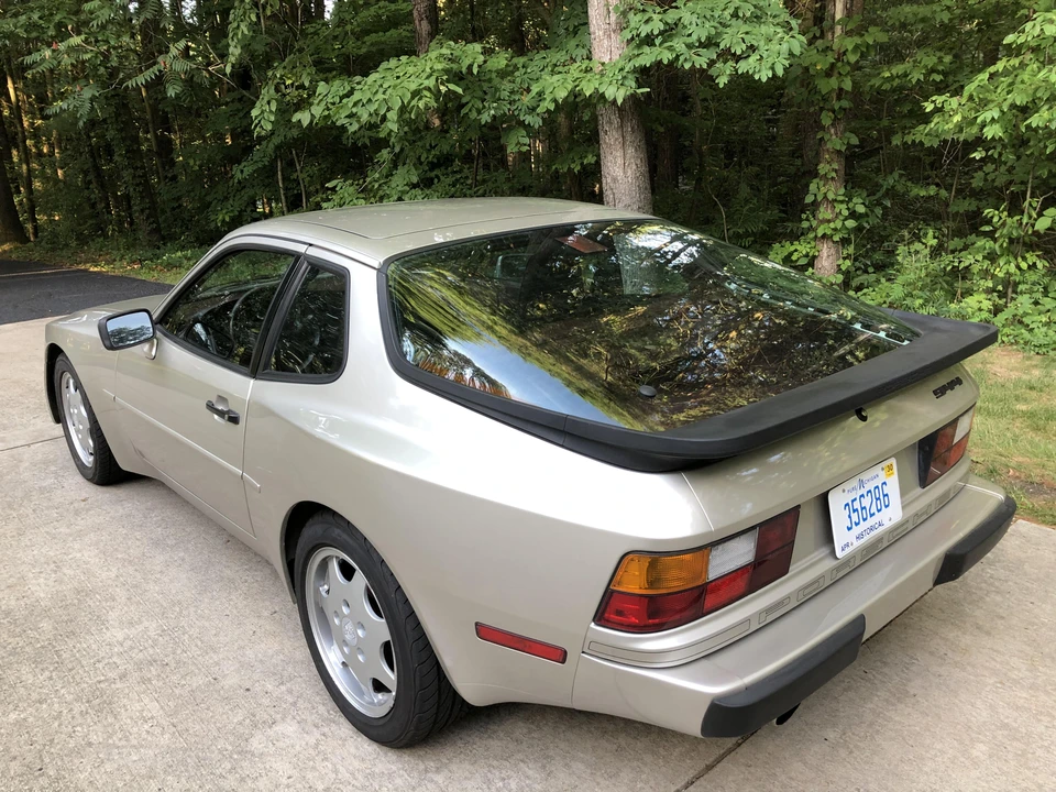 1987 Porsche 944 - Image 19 of 31