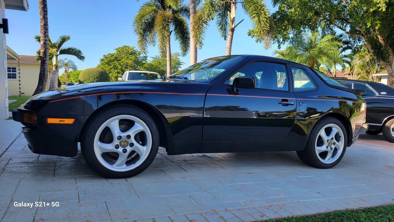 1987 Porsche 944 - Image 4 of 12