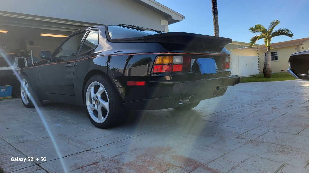 1987 Porsche 944 - Image 2 of 12