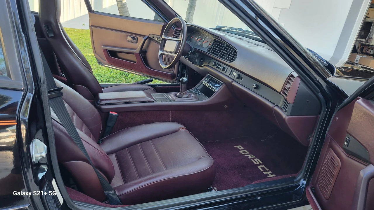 1987 Porsche 944 - Image 8 of 12