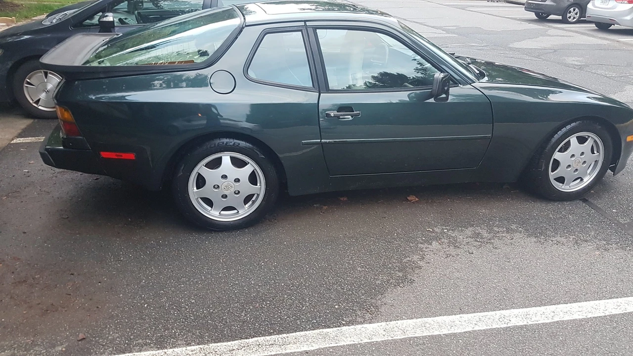 1987 Porsche 944 - Image 2 of 7