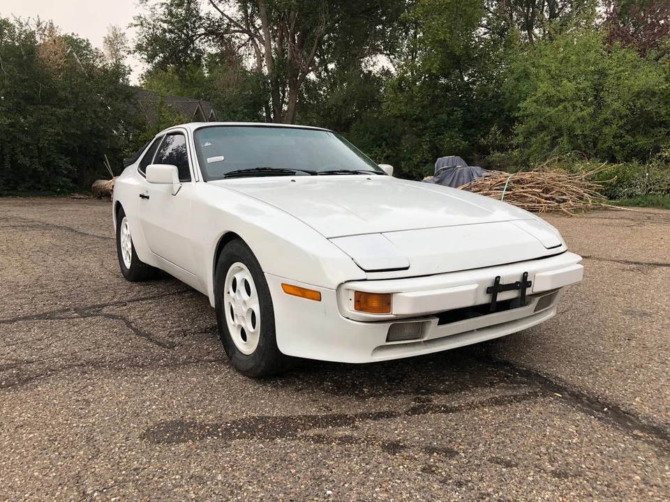 1987 Porsche 944 - Image 2 of 14
