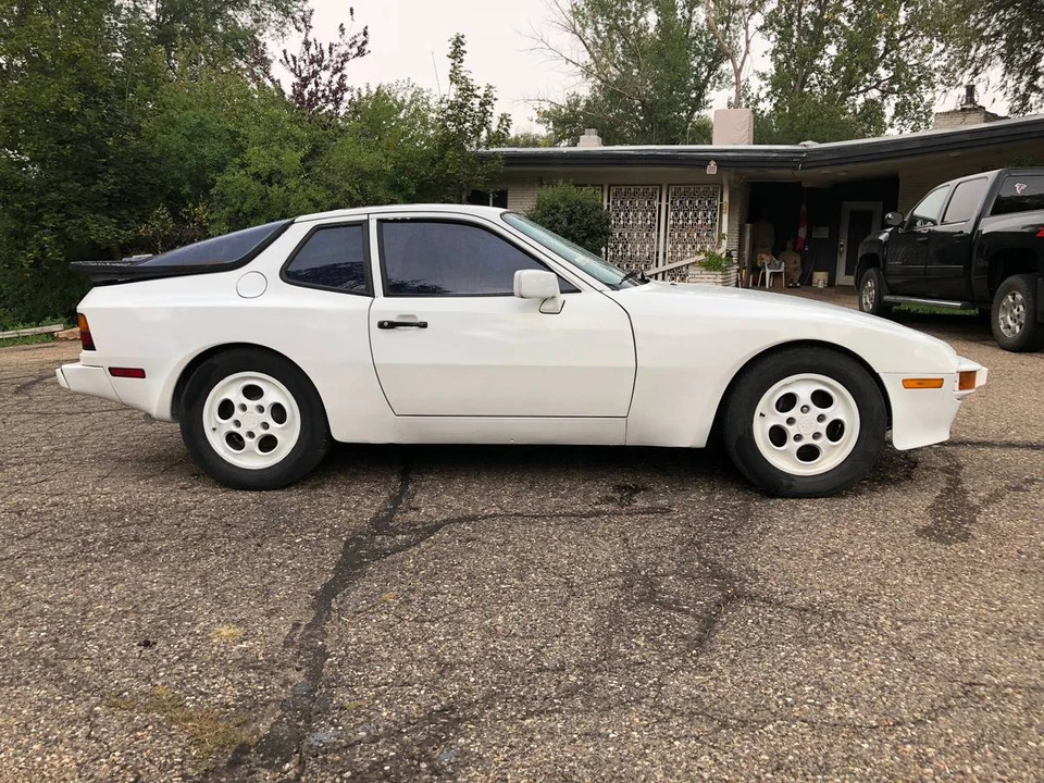 1987 Porsche 944 - Image 8 of 14