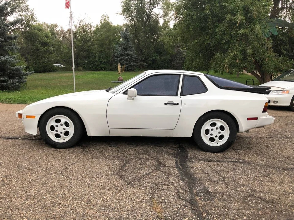 1987 Porsche 944 - Image 12 of 14