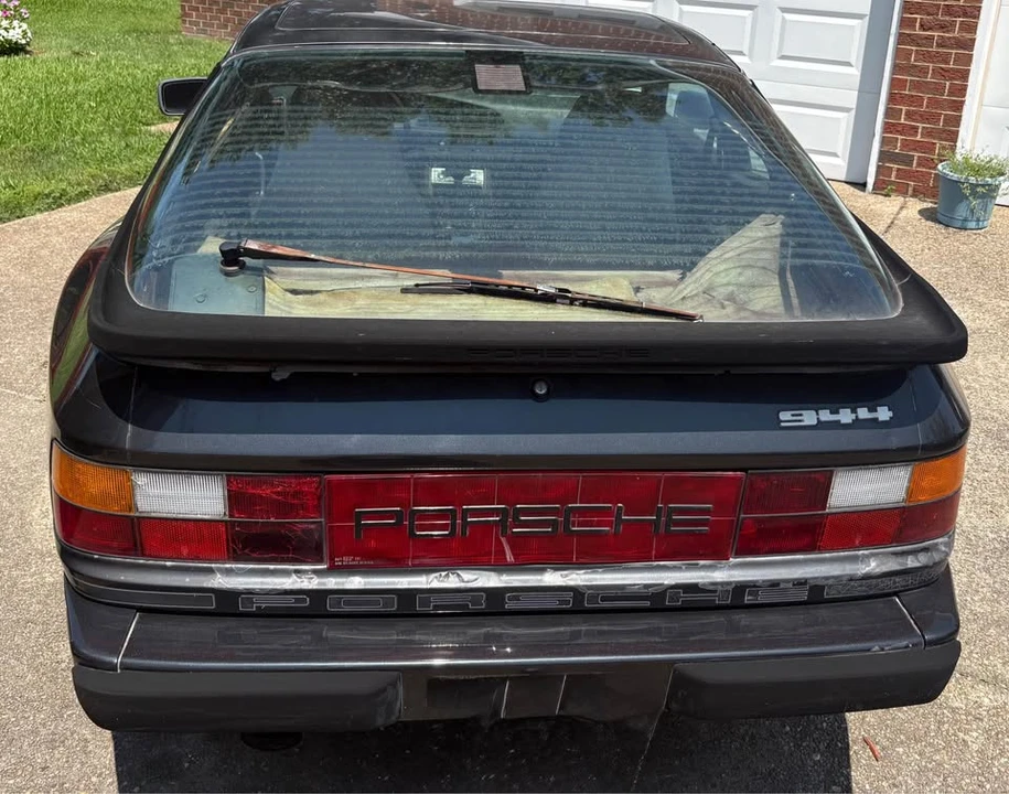1987 Porsche 944 - Image 2 of 6