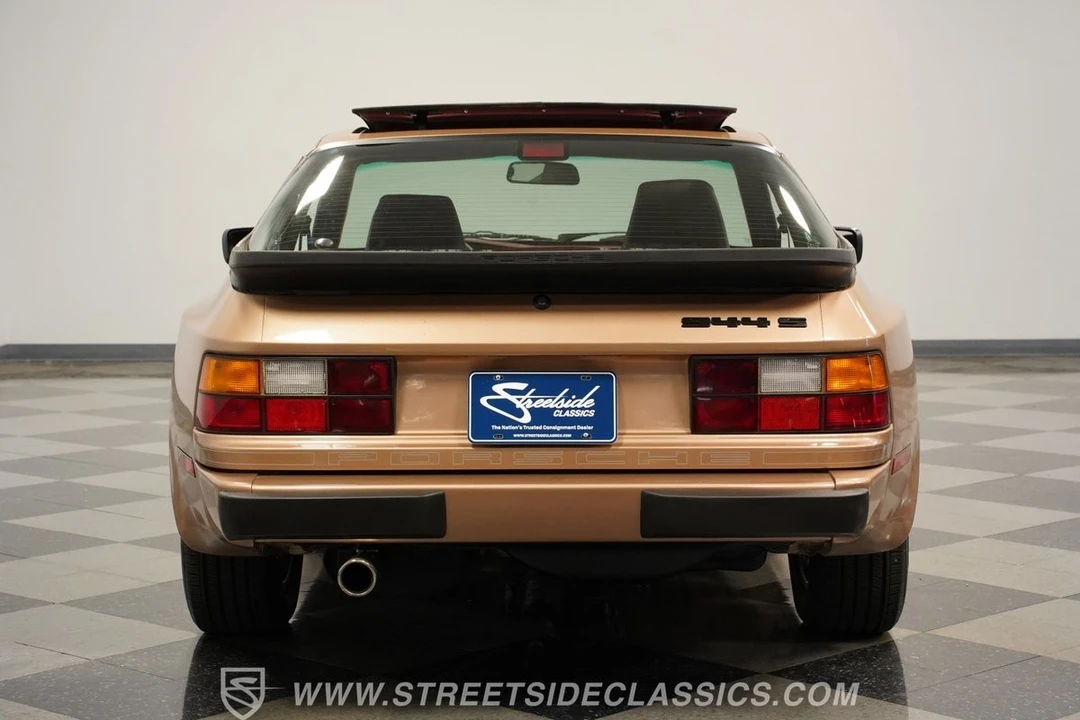 1987 Porsche 944 S - Image 11 of 12
