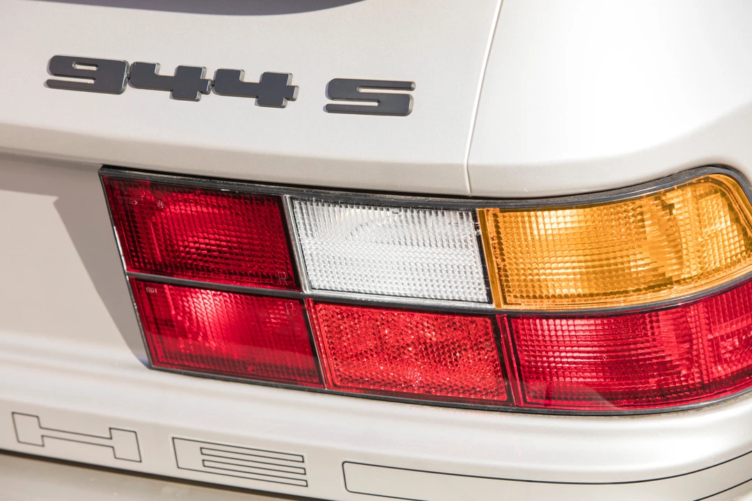 1987 Porsche 944 S - Image 25 of 31