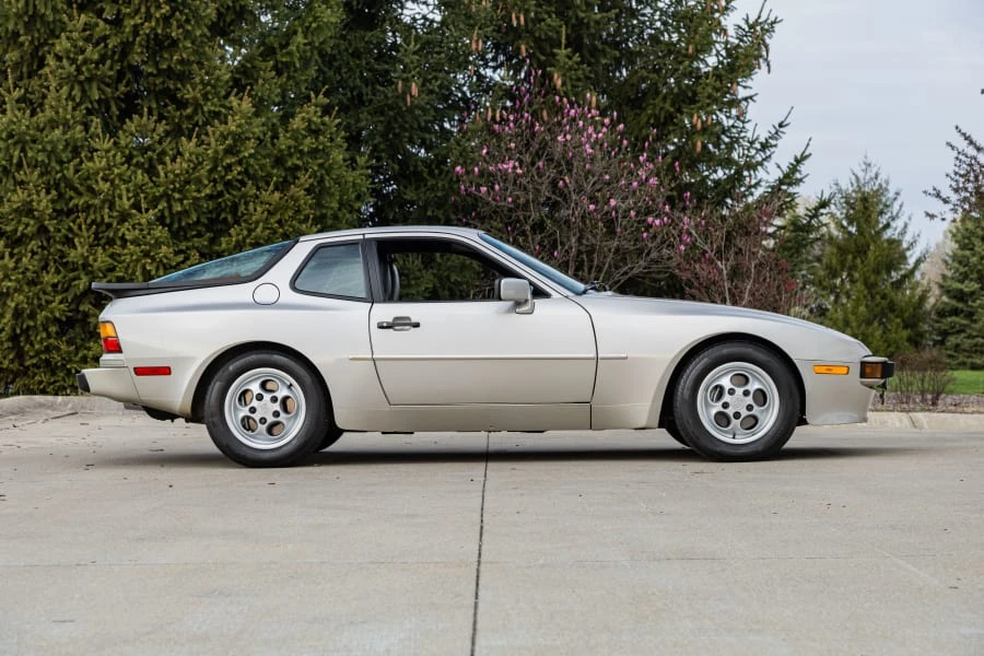 1987 Porsche 944 S - Image 2 of 31