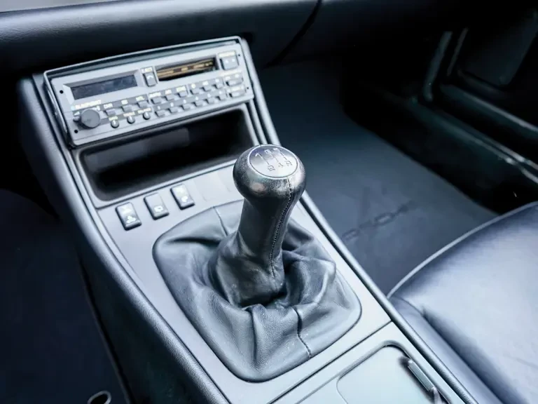 1987 Porsche 944 S - Image 13 of 31