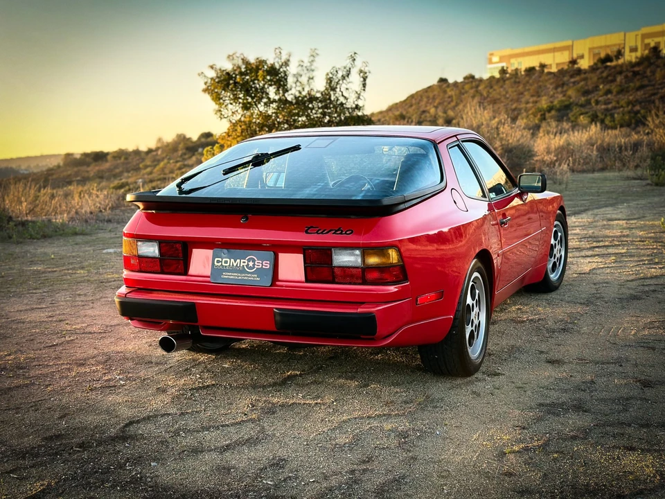 1987 Porsche 944 Turbo - Image 24 of 31
