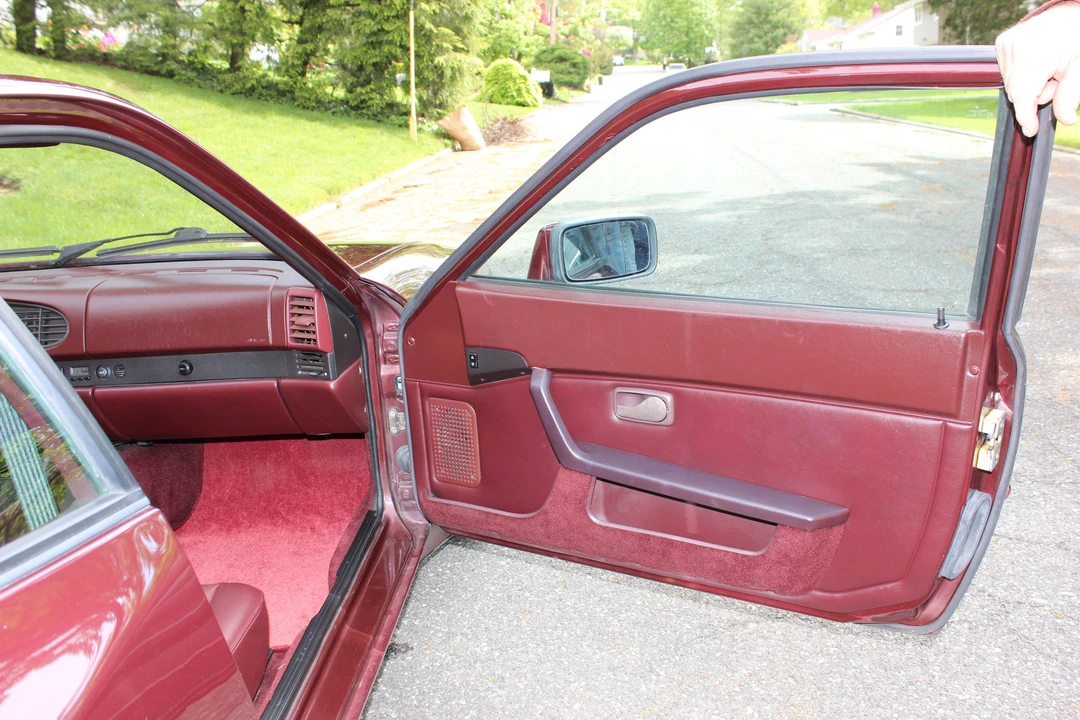 1987 Porsche 944 Turbo - Image 7 of 30