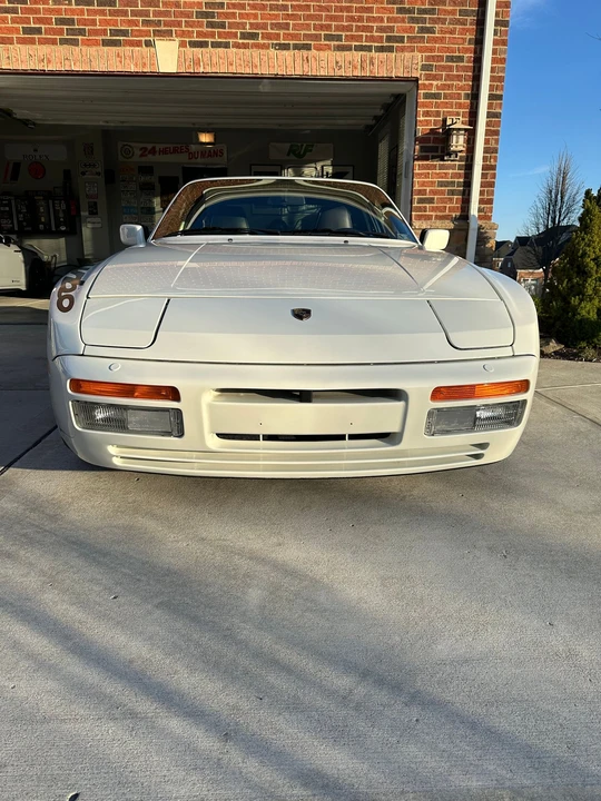1987 Porsche 944 Turbo - Image 2 of 31