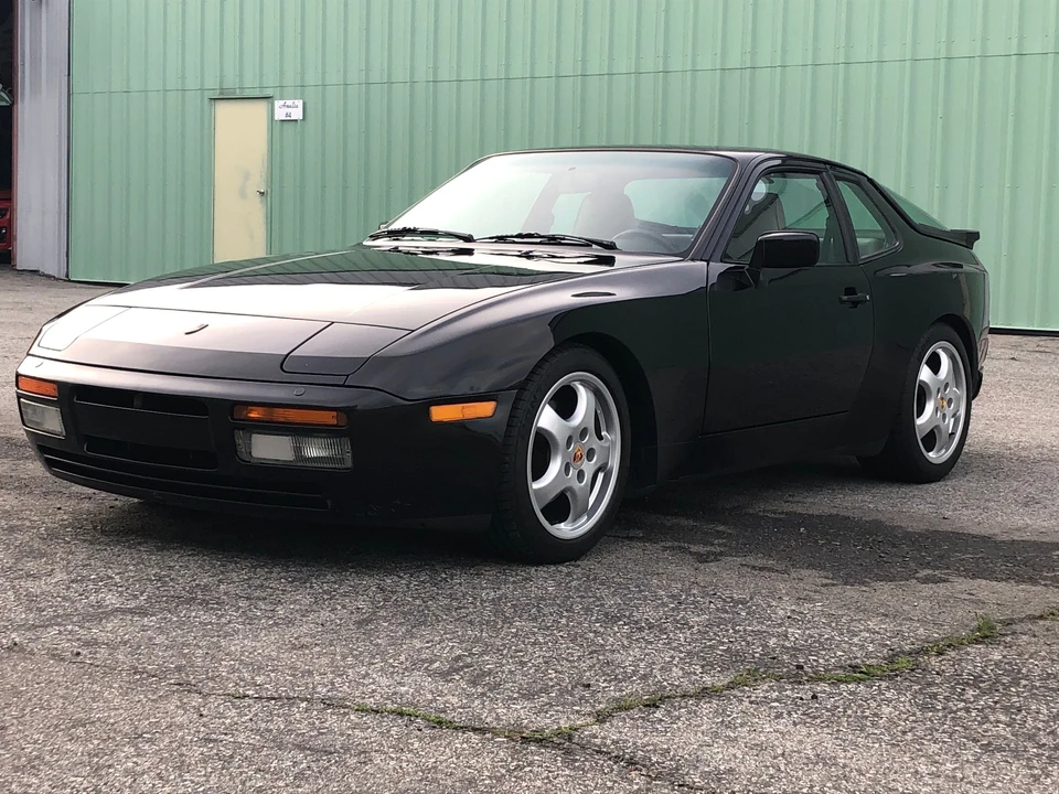1987 Porsche 944 Turbo - Image 2 of 28