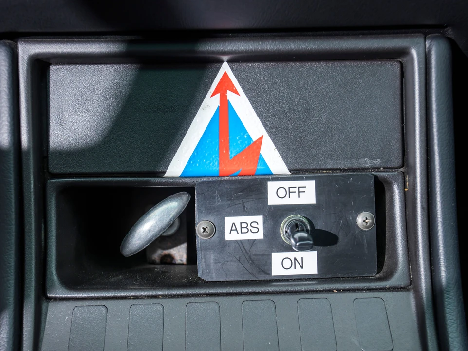 1987 Porsche 944 Turbo - Image 13 of 28