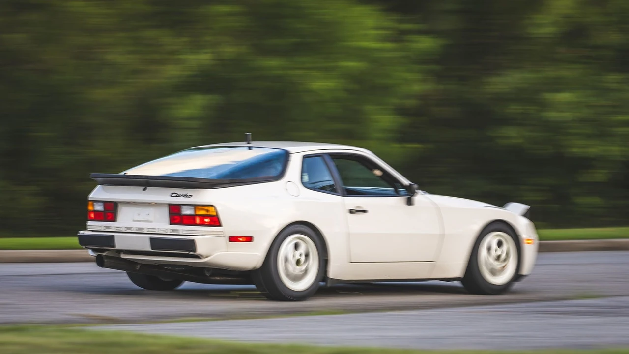 1987 Porsche 944 - Image 16 of 31