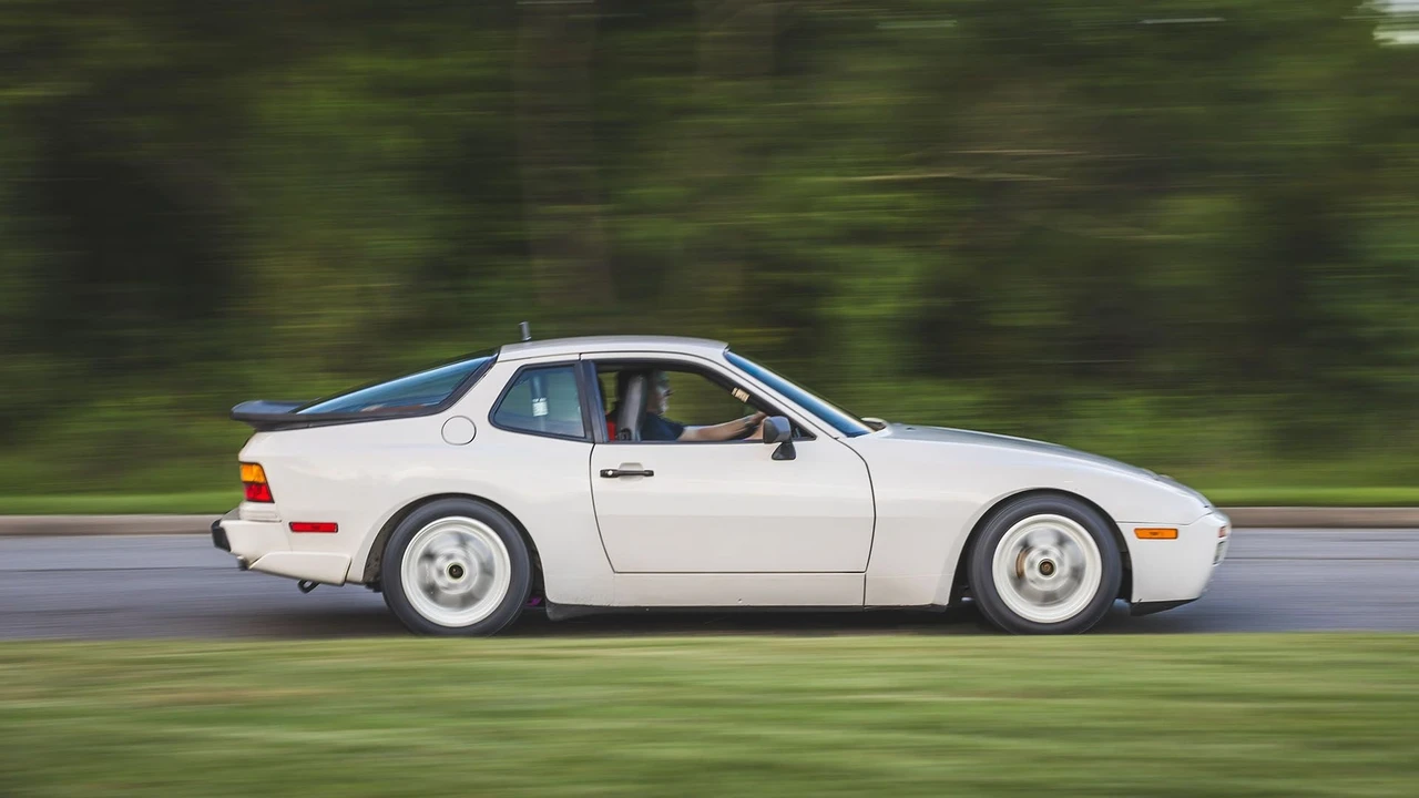 1987 Porsche 944 - Image 11 of 31