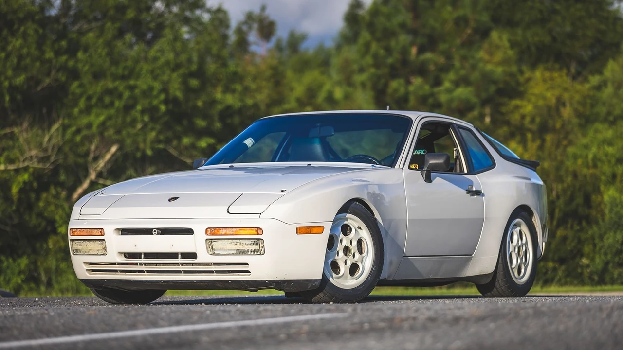 1987 Porsche 944 - Image 10 of 31