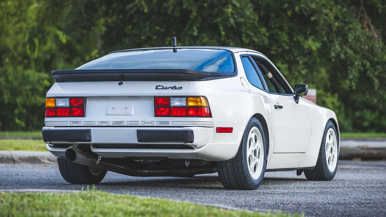 1987 Porsche 944 - Image 14 of 31