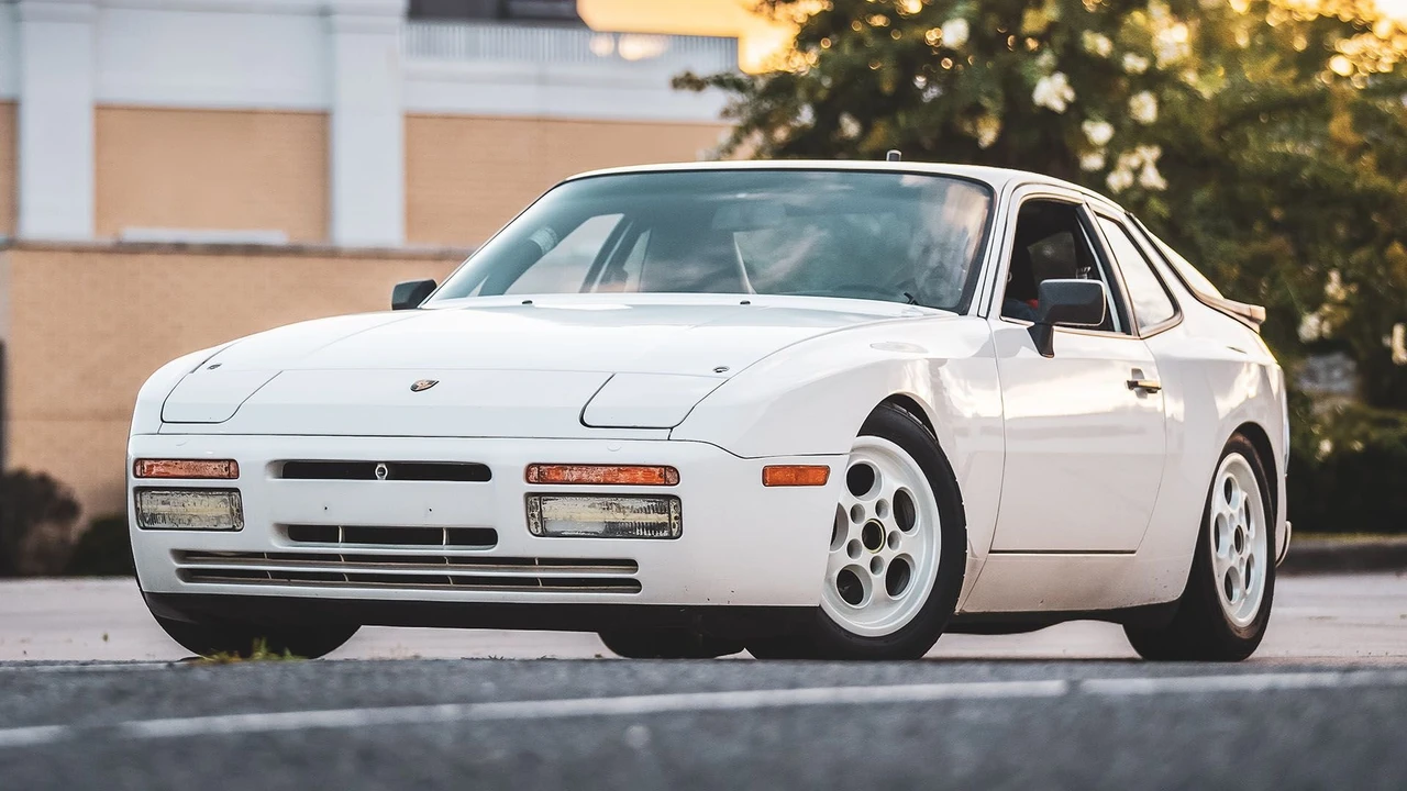 1987 Porsche 944 - Image 19 of 31