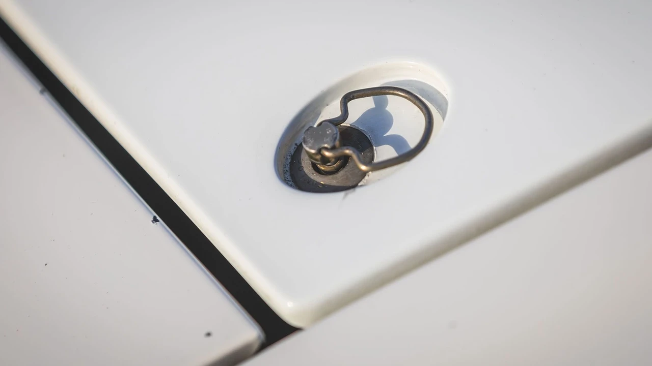 1987 Porsche 944 - Image 26 of 31